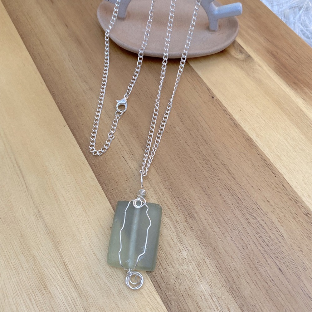 New Handcrafted Artisan Wire Wrapped Recycled Glass Pendant Necklace